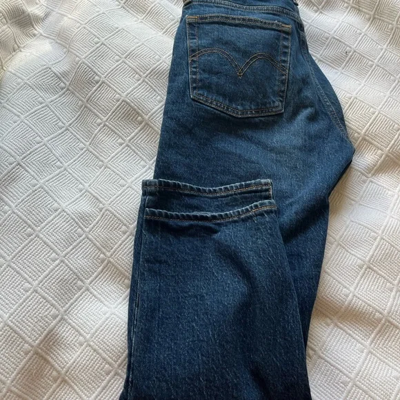 Levi’s (worn once) - Picture 2 of 3